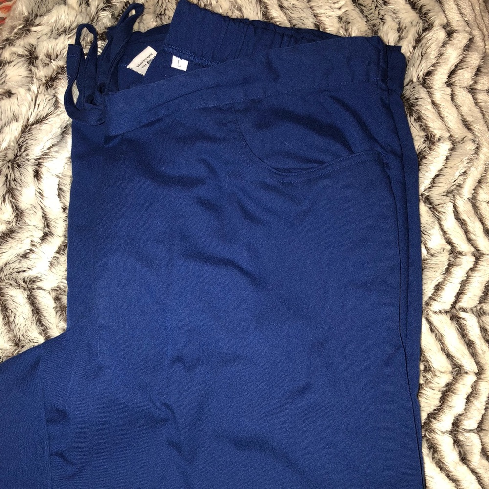 Grey’s Anatomy scrub pants petite